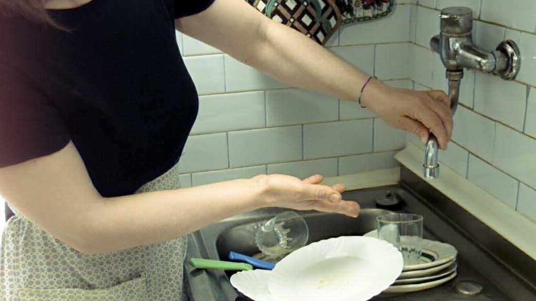 È emergenza idrica. Uso dell’acqua potabile solo per fini domestici È emergenza idrica. Uso dell’acqua potabile solo per fini domestici