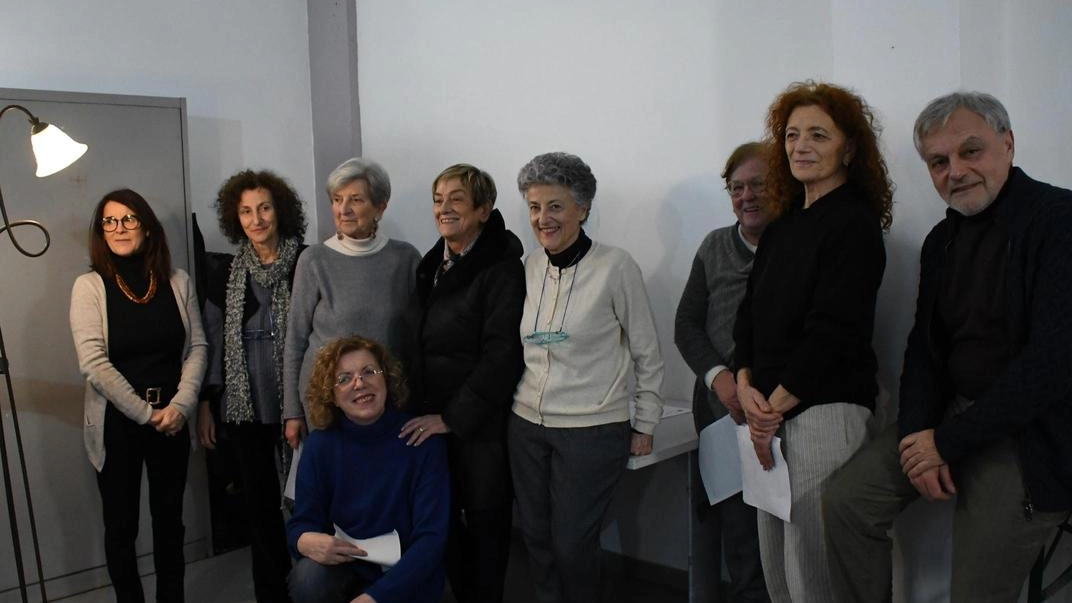 Il cast di attrici di Andrea Battistini che ha dato il via all’idea di festival diffuso nei cortili delle case popolari dell’Erp
