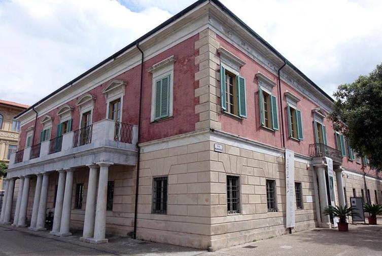 https://www.lanazione.it/image-service/view/acePublic/alias/contentid/NjQzZmY2NDAtNmJkMi00/0/a-villa-paolina-per-non-dimenticare-giovani-studenti-ricordano-leccidio-le-opere-realizzate-in-germania.jpeg?f=1.90:1&w=1200