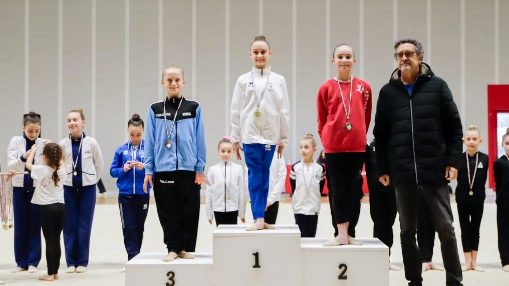 La premiazione al palazzetto dello sport delle Maripose con l’assessore Acerbo La premiazione al palazzetto dello sport delle Maripose con l’assessore Acerbo