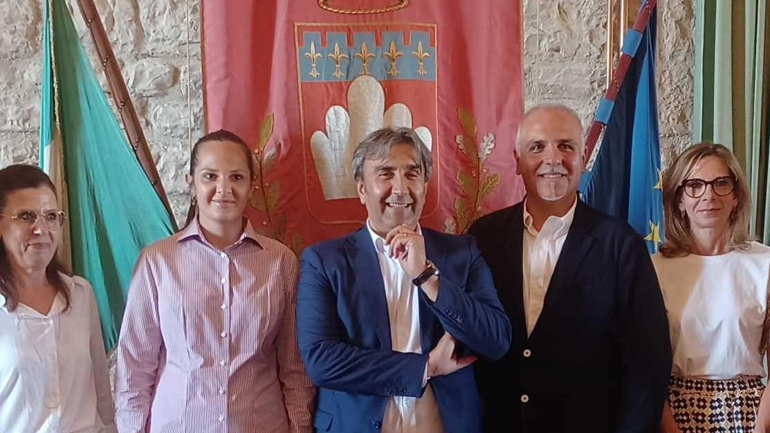 La presentazione di Gubbio Job ieri mattina nel palazzo comunale con il sindaco Fiorucci La presentazione di Gubbio Job ieri mattina nel palazzo comunale con il sindaco Fiorucci