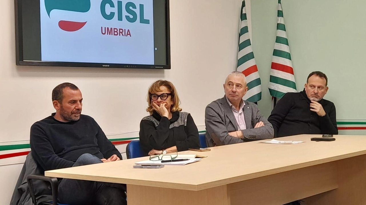 Da sinistra. Valerio Natili,. Simona Garofano, il segretario generale Angelo Manzotti e il segretario organizzativo. Gianluca Giorgi Da sinistra. Valerio Natili,. Simona Garofano, il segretario generale Angelo Manzotti e il segretario organizzativo. Gianluca Giorgi