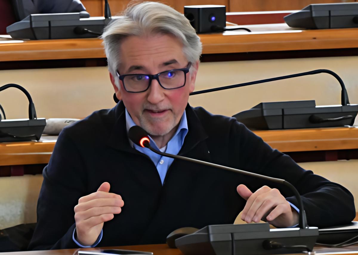 https://www.lanazione.it/image-service/view/acePublic/alias/contentid/NjRhZTEzYmYtODRhZC00/0/bonifica-ce-il-nuovo-direttore-incarico-affidato-a-petriccioli.jpeg?f=1.91:1&w=1200