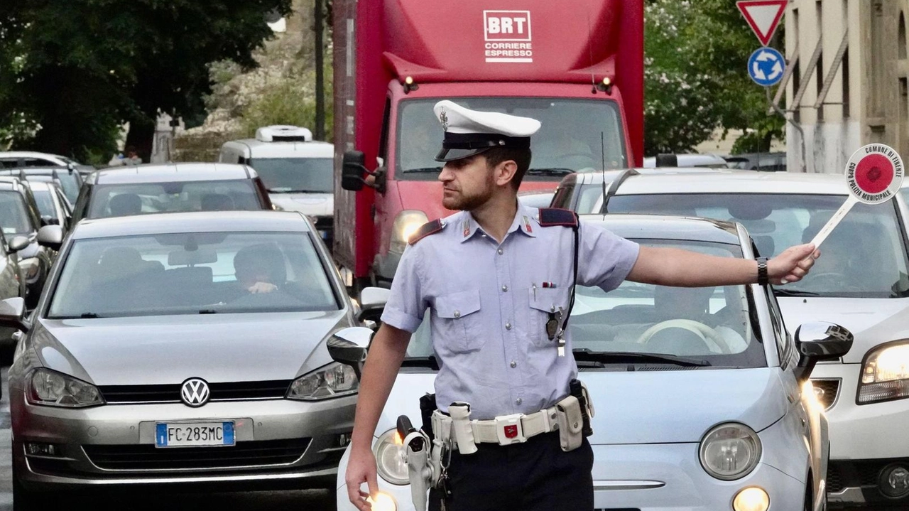 Il blocco alle auto inquinanti sui viali dà i suoi frutti: migliora la qualità dell’aria Il blocco alle auto inquinanti sui viali dà i suoi frutti: migliora la qualità dell’aria