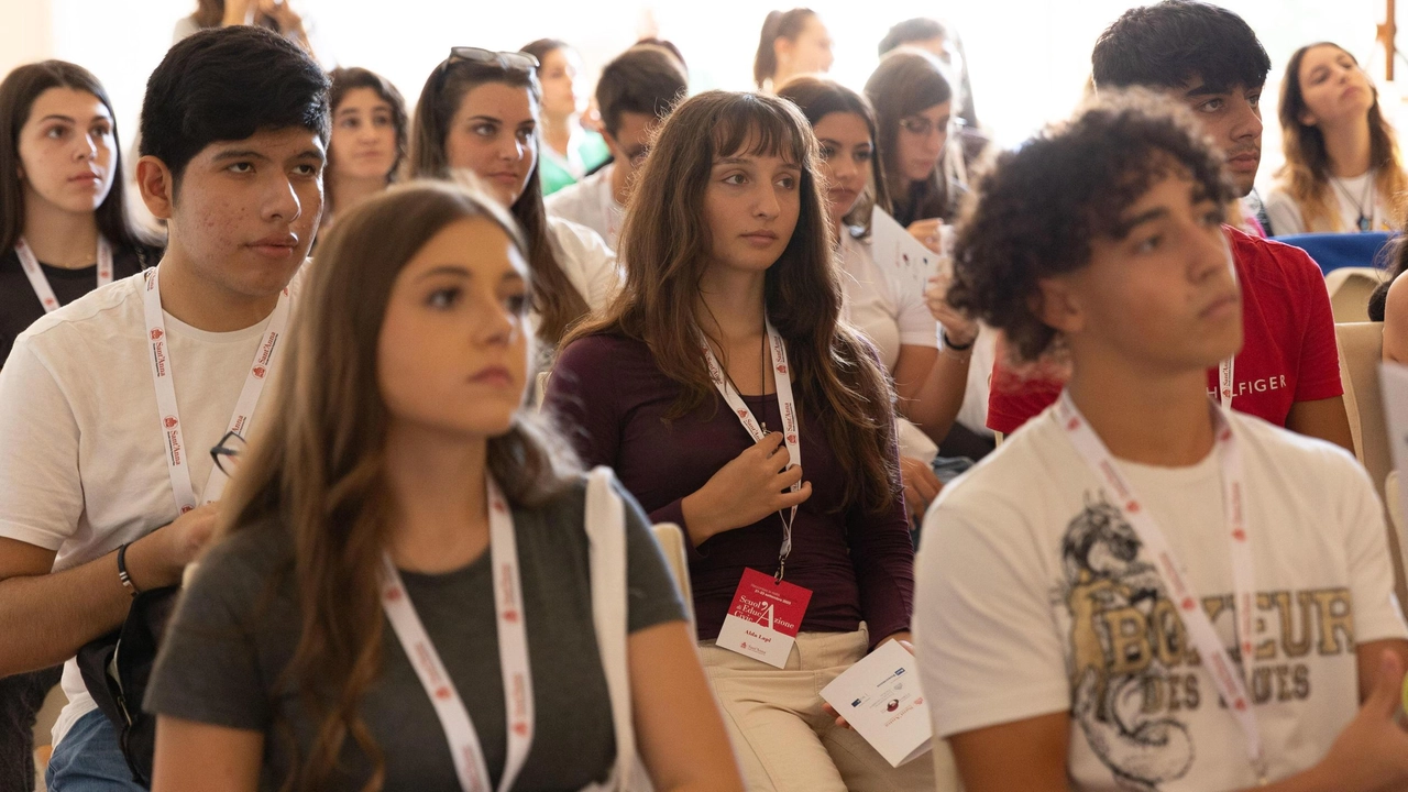 Il nuovo rettore della scuola superiore fra programmi e ambizioni: "In sinergia con gli altri atenei e centri di ricerca cittadini dobbiamo riuscire a portare il Sistema Pisa il più in alto possibile". Il nuovo rettore della scuola superiore fra programmi e ambizioni: "In sinergia con gli altri atenei e centri di ricerca cittadini dobbiamo riuscire a portare il Sistema Pisa il più in alto possibile".
