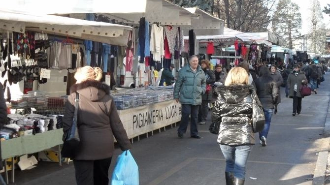 Torna la ’spunta’ con l’assegnazione dei posteggi non occupati. "Aiuto reale" Torna la ’spunta’ con l’assegnazione dei posteggi non occupati. "Aiuto reale"