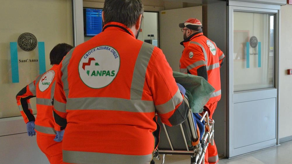 Provvidenziale il racconto di due cinesi che, con i sintomi di intossicazione da monossido, hanno segnalato la presenza di connazionali in via del Molinuzzo Provvidenziale il racconto di due cinesi che, con i sintomi di intossicazione da monossido, hanno segnalato la presenza di connazionali in via del Molinuzzo