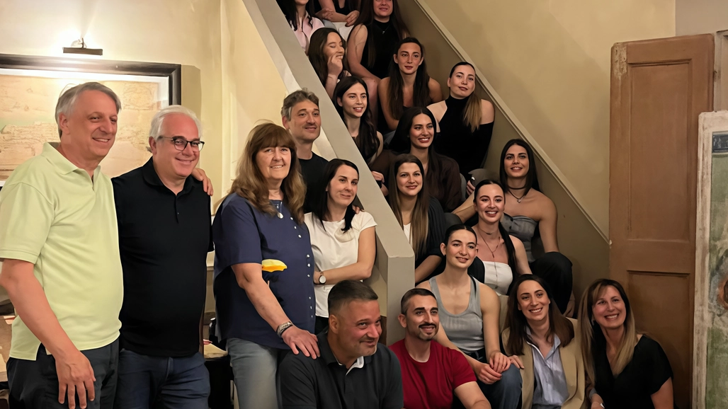 Il Rinascita Volley presenta la prima squadra di categoria B2 Femminile. Confermato l’allenatore Roberto Pedone e la vice Martina Pratelli,... Il Rinascita Volley presenta la prima squadra di categoria B2 Femminile. Confermato l’allenatore Roberto Pedone e la vice Martina Pratelli,...