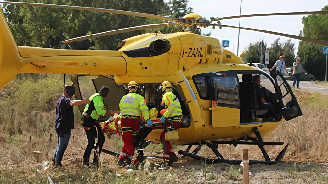 Sul posto sono intervenuti i soccorsi ma anche gli elicotteri della sanità aretina e romagnola per trasferire i pazienti Sul posto sono intervenuti i soccorsi ma anche gli elicotteri della sanità aretina e romagnola per trasferire i pazienti