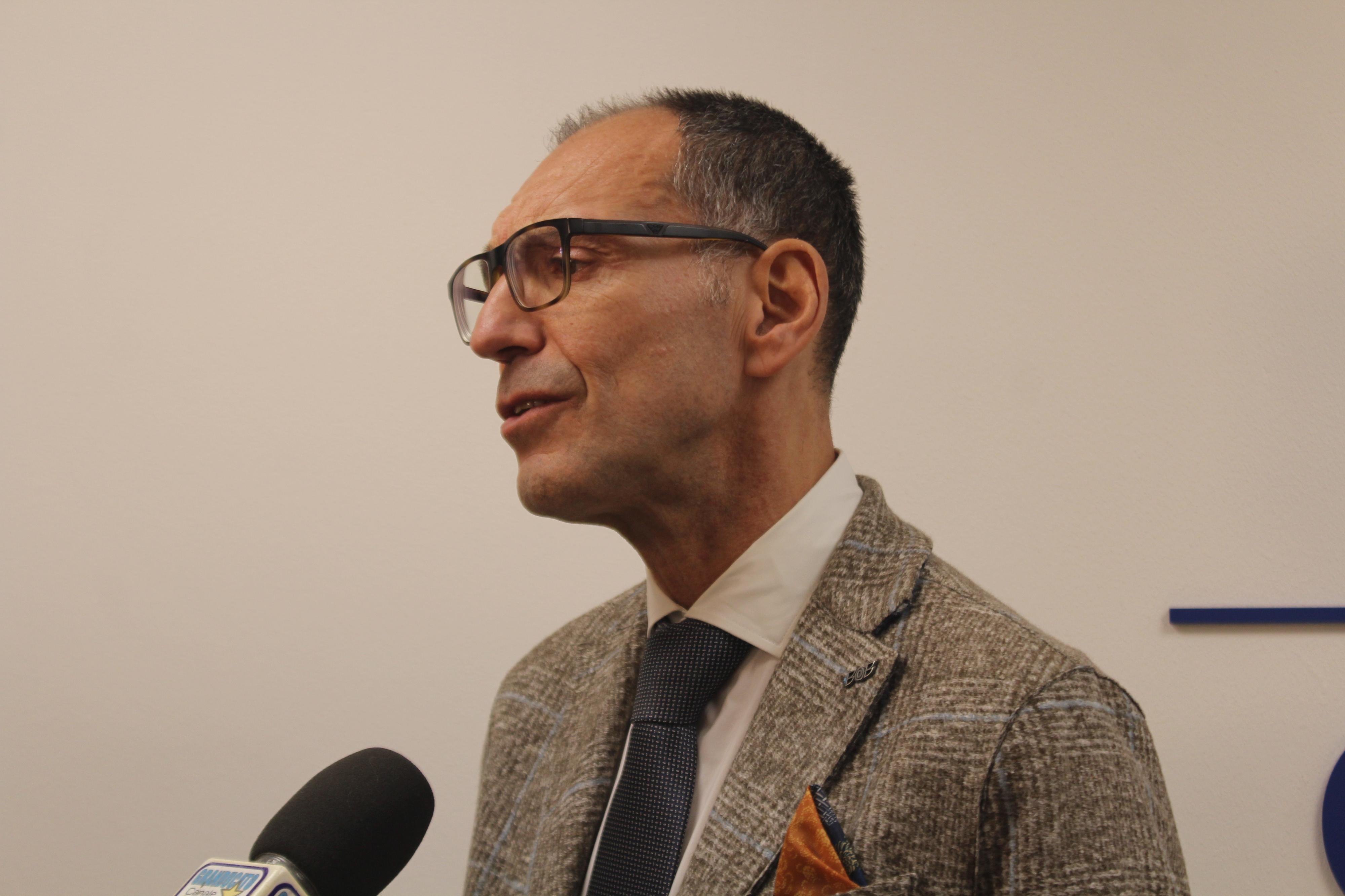 https://www.lanazione.it/image-service/view/acePublic/alias/contentid/NjU1NzJhY2ItZTRkNi00/0/federico-pieragnoli-direttore-di-confcommercio-provincia-di-pisa.jpeg