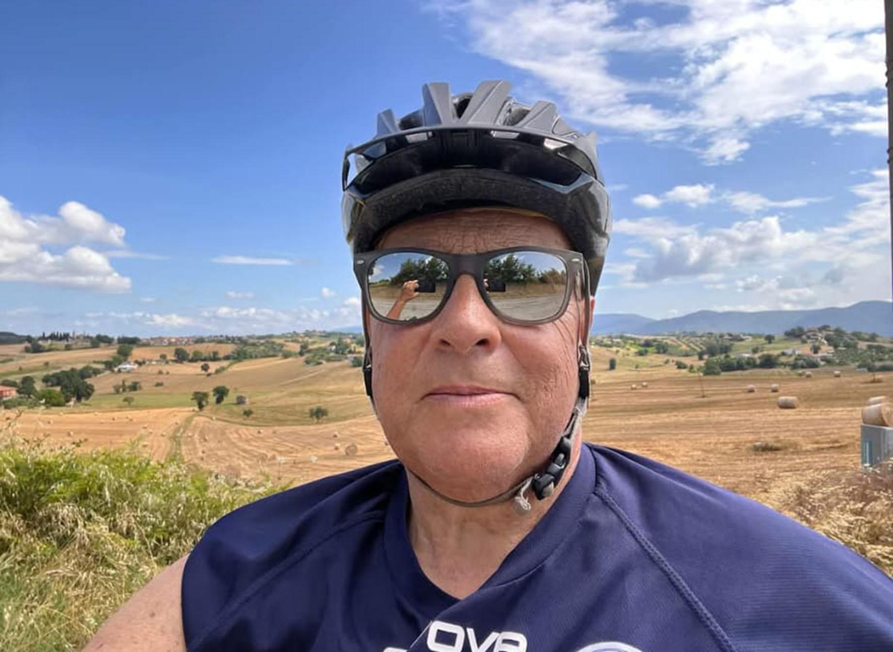 https://www.lanazione.it/image-service/view/acePublic/alias/contentid/NjU2ZDAwM2QtNTk5YS00/0/ucciso-in-bici-la-vittima-e-un-noto-imprenditore-il-sindaco-una-comunita-sconvolta-dal-dolore.jpeg