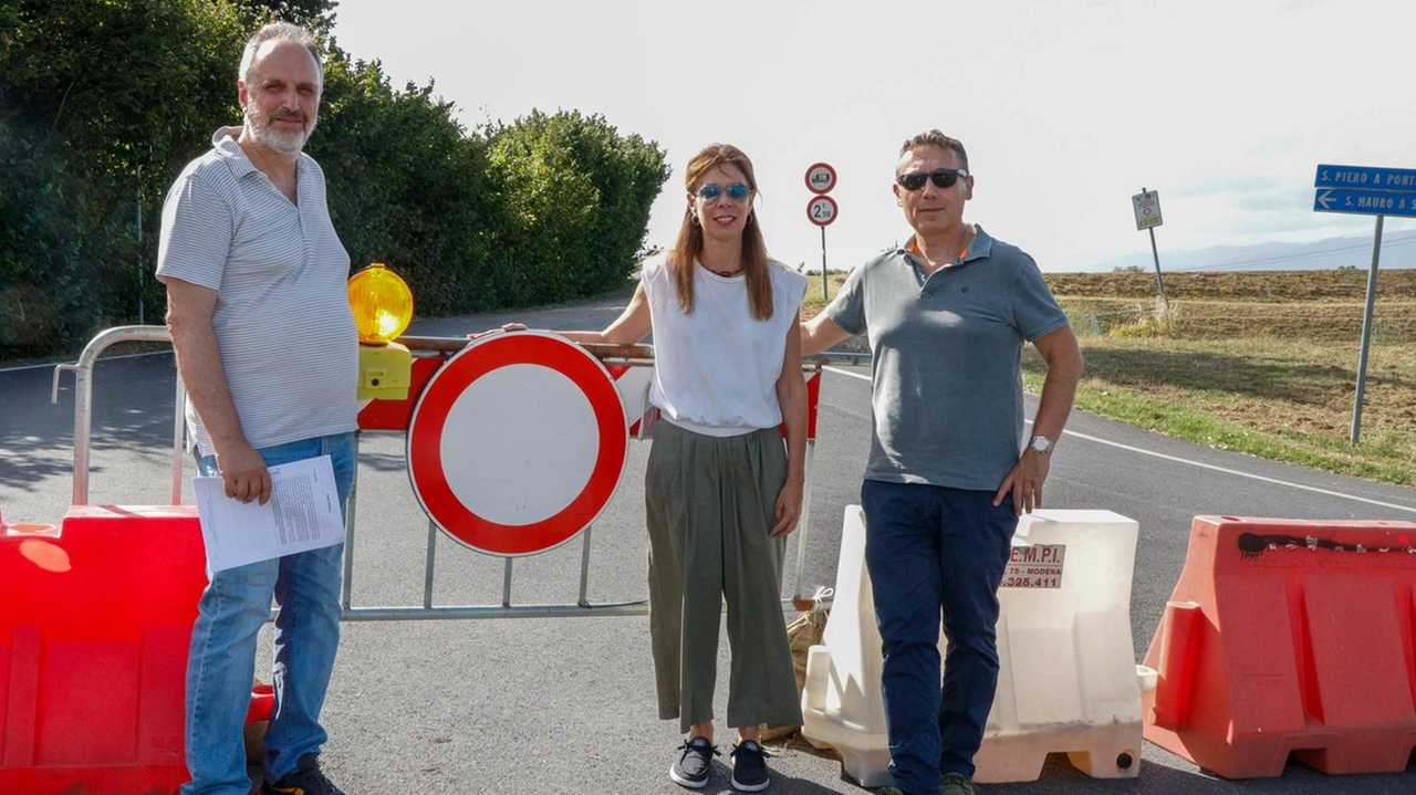 Il sopralluogo dei consiglieri comunali di centrodestra: da sinistra Marco Colzi, Monia Catalano e Gianni Vinattieri Il sopralluogo dei consiglieri comunali di centrodestra: da sinistra Marco Colzi, Monia Catalano e Gianni Vinattieri