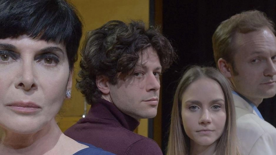 I protagonisti de ’Lo zoo di vetro’, da questa sera al Teatro dei Rinnovati