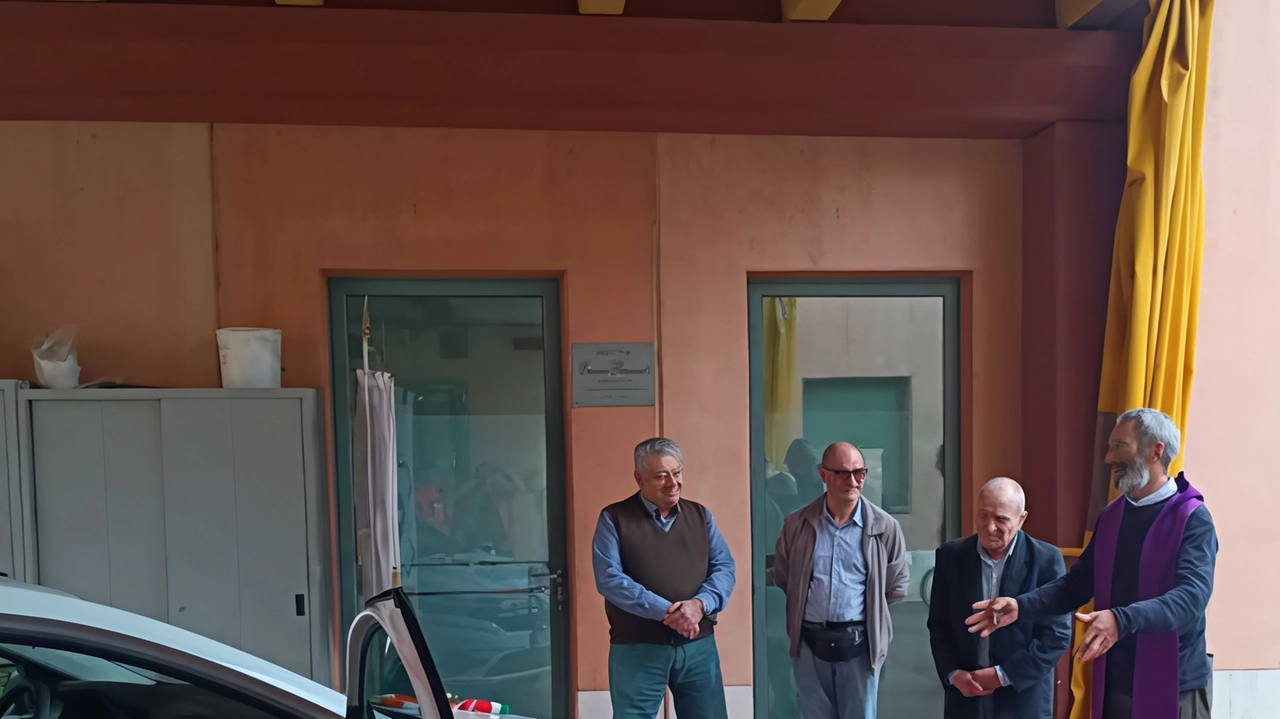 L’amore che si moltiplica. Dona auto all’Assistenza in memoria della moglie