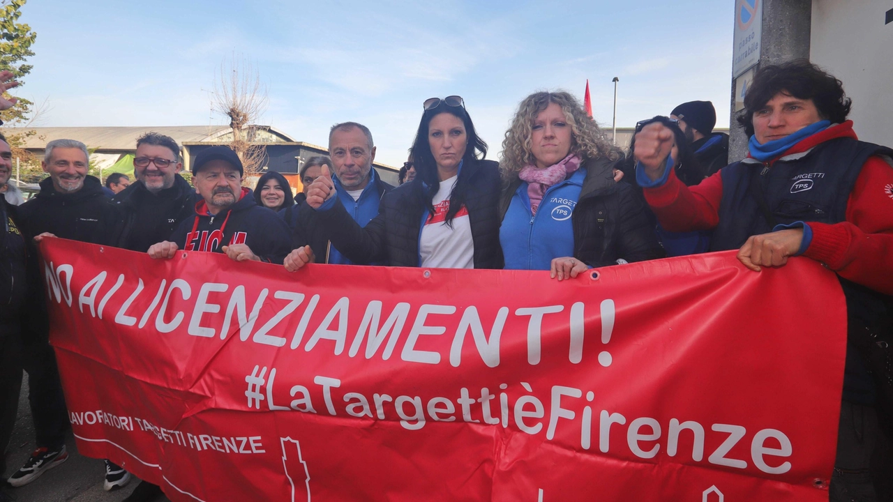Angelini: "Ci sono ordinativi per mesi: perché la società non considera la cassa integrazione? . Altrimenti metta a disposizione l’attività per cercare possibili investitori che credono nel marchio". Angelini: "Ci sono ordinativi per mesi: perché la società non considera la cassa integrazione? . Altrimenti metta a disposizione l’attività per cercare possibili investitori che credono nel marchio".