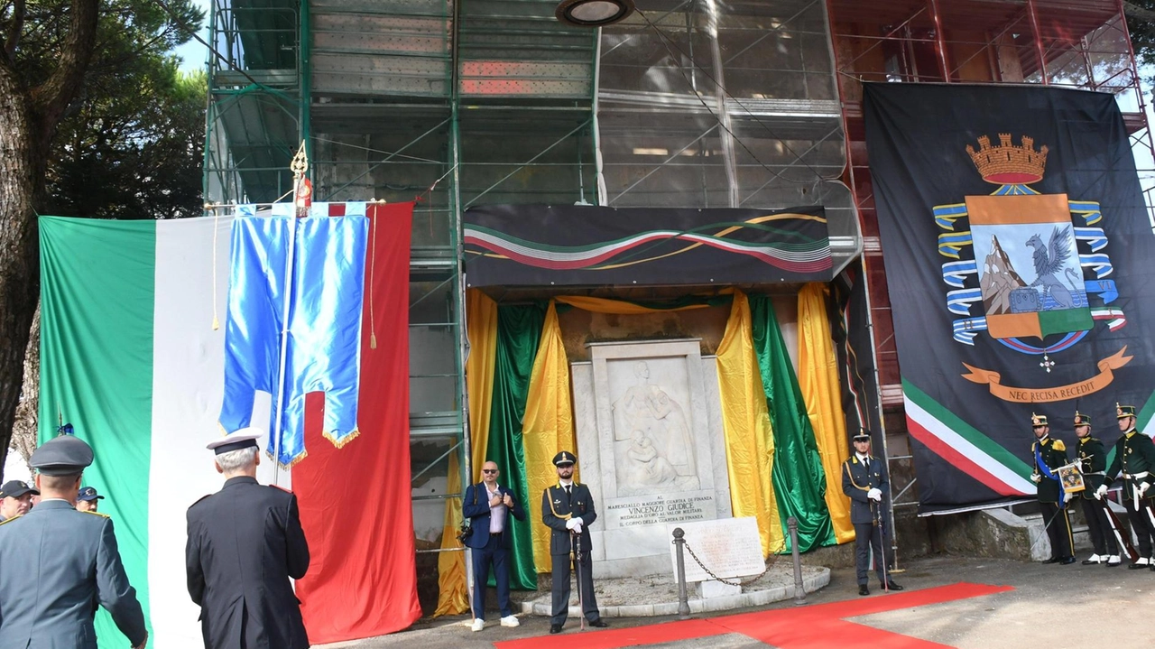 Un museo e spazi per la Guardia di Finanza e per l’aggregazione culturale nel cuore del paese. Il teatro dell’eccidio del 1944 diventerà area per la crescita dei valori e la socializzazione. Un museo e spazi per la Guardia di Finanza e per l’aggregazione culturale nel cuore del paese. Il teatro dell’eccidio del 1944 diventerà area per la crescita dei valori e la socializzazione.