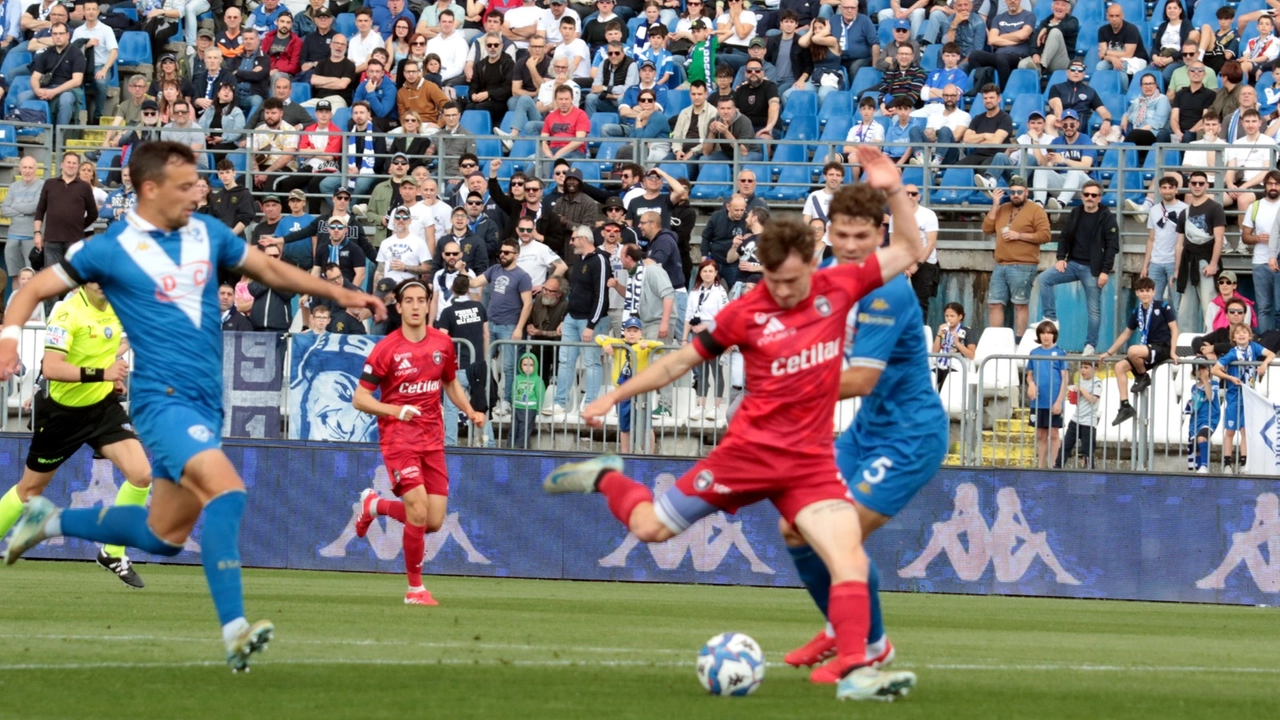 Il sogno è quasi realtà: il Pisa vince a Brescia: 1-2. +9 dal terzo posto