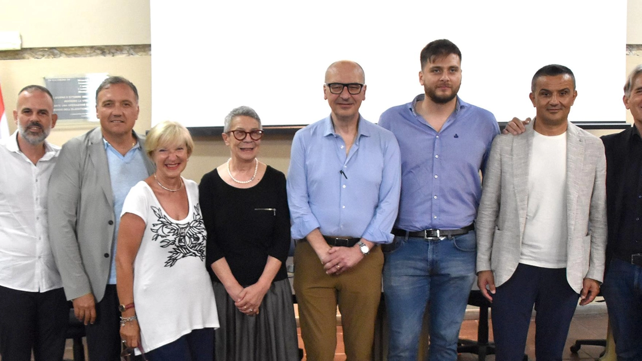 GROSSETO "Non vogliamo porre freni alle energie rinnovabili perché sono importanti, però contestiamo la logica del governo e condividiamo l’impostazione della...