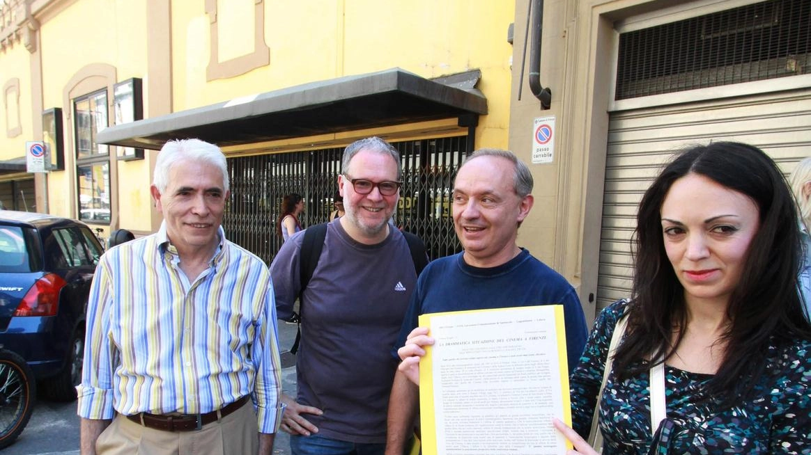 La recente raccolta firme presentata dalle associazioni del rione La recente raccolta firme presentata dalle associazioni del rione