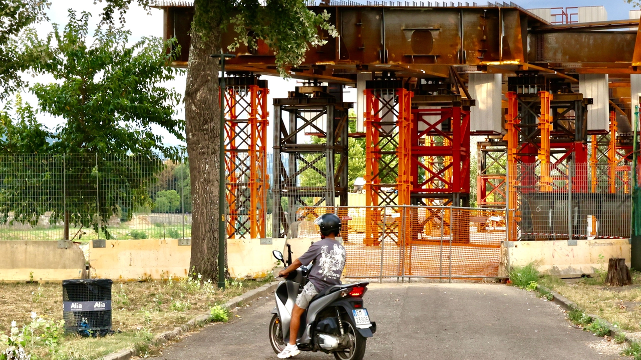 Bellariva, proseguono i lavori per il nuovo ponte della tranvia (Foto Gianluca Moggi/ NewPressPhoto)