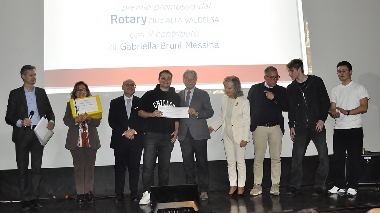 Il Politeama ha ospitato l’appuntamento del Rotary Club Alta Val d’Elsa per il Premio ‘Giovanni Messina’. Assegnata la borsa di studio di 3mila euro