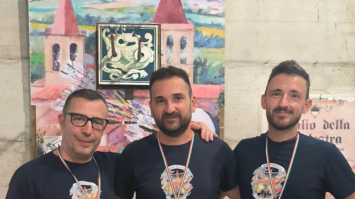 È Alessandro Tizzi il nuovo campione cittadino dei balestrieri di Sansepolcro. Nell’ultima prova valida, disputata sabato scorso al PalaFreccia (nel... È Alessandro Tizzi il nuovo campione cittadino dei balestrieri di Sansepolcro. Nell’ultima prova valida, disputata sabato scorso al PalaFreccia (nel...