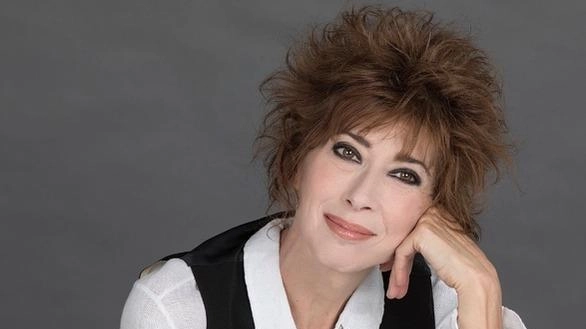 L’attore stasera al teatro di Castiglion Fiorentino. E il 9 aprile arriva lo spettacolo di Veronica Pivetti. L’attore stasera al teatro di Castiglion Fiorentino. E il 9 aprile arriva lo spettacolo di Veronica Pivetti.