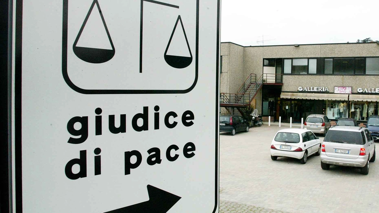 L’annuncio del tribunale di Pisa, che esclude il ricorso agli uffici di Pontedera dopo quando stabilito dal ministero della giustizia (foto di repertorio) L’annuncio del tribunale di Pisa, che esclude il ricorso agli uffici di Pontedera dopo quando stabilito dal ministero della giustizia (foto di repertorio)