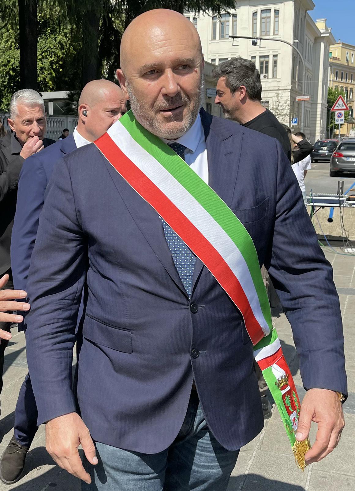 Ternana pronta a evitare la penalizzazione. Vanno avanti le “manovre“ per la cessione Ternana pronta a evitare la penalizzazione. Vanno avanti le “manovre“ per la cessione