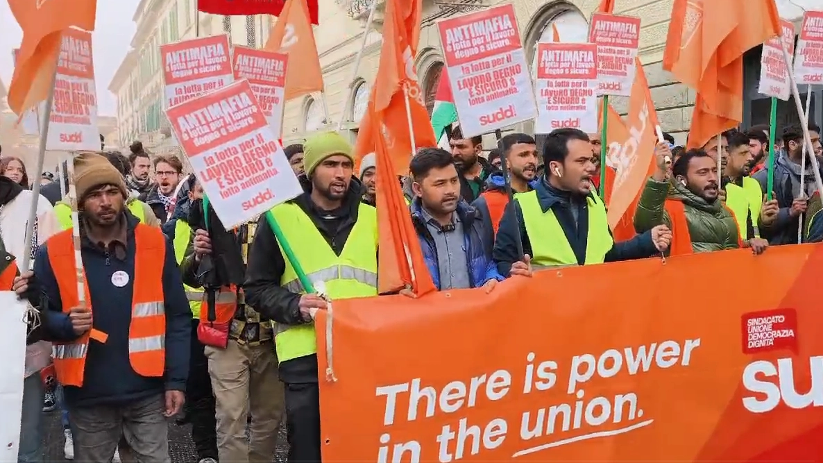 Il corteo a Prato