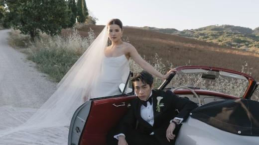Il matrimonio in Toscana che fa impazzire l’Oriente: il cantante e la blogger sposi
