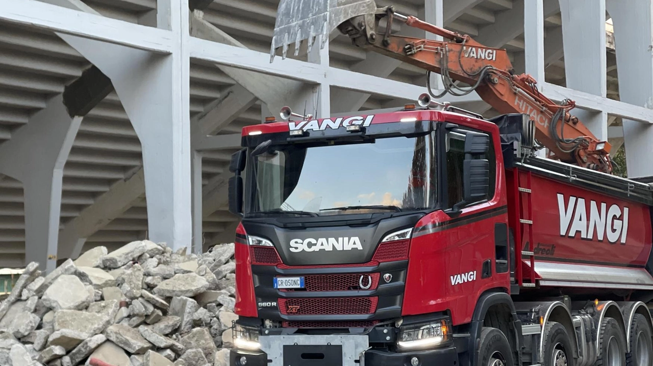 Lavori allo stadio Franchi. Si tenta di accelerare con i ’corridoi’ estivi Lavori allo stadio Franchi. Si tenta di accelerare con i ’corridoi’ estivi