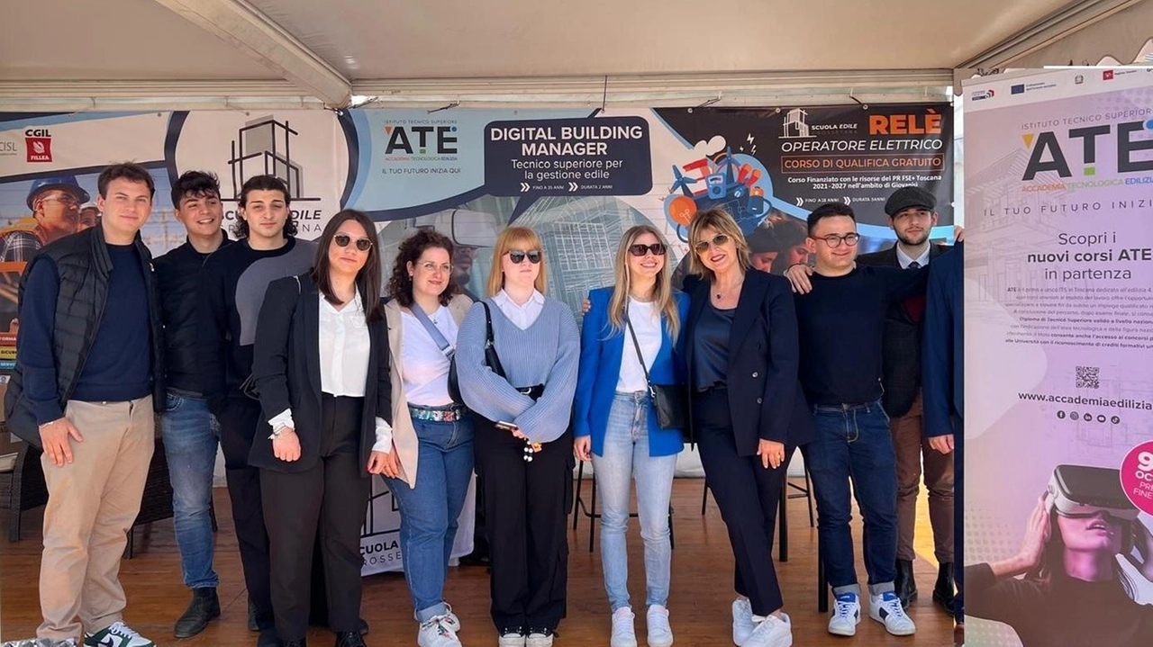 Gli studenti che partecipano al corso organizzato dalla Scuola edile grossetana per diventare tecnico dell’innovazione