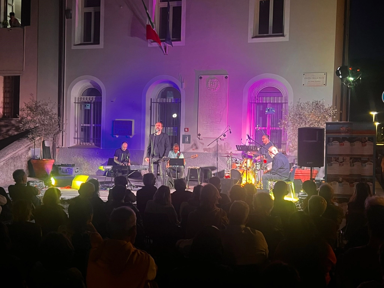 immagine di sfondo 1