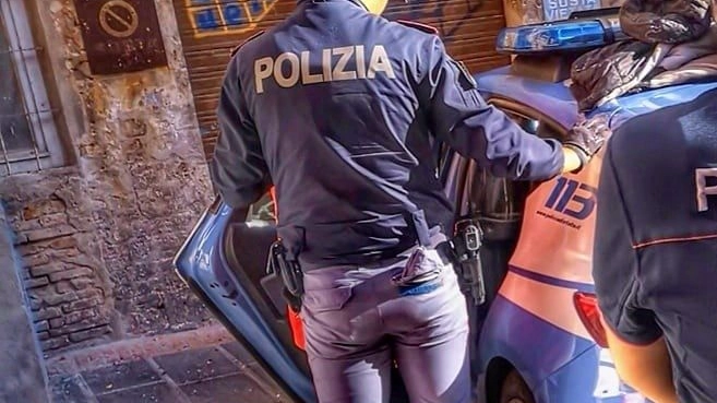 Arrestato in flagranza di reato per furto Arrestato in flagranza di reato per furto