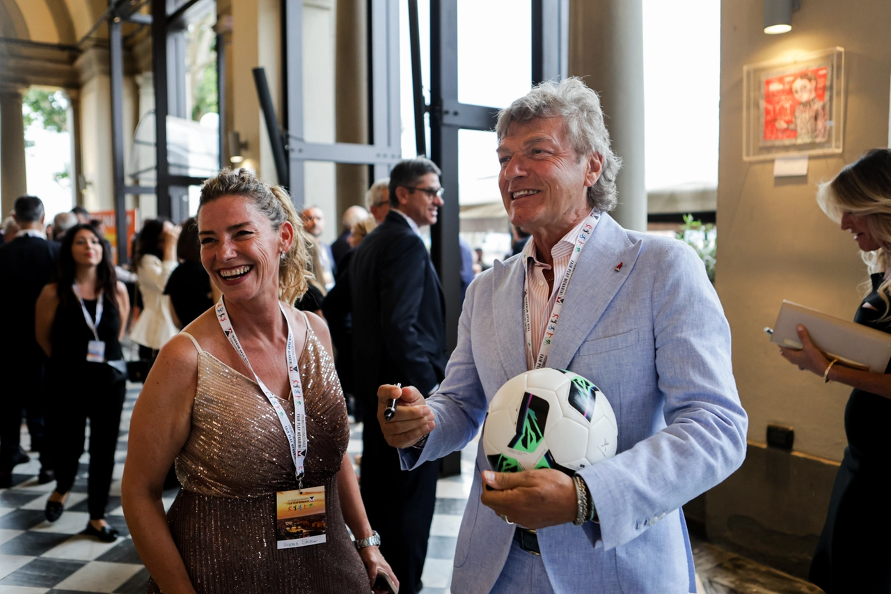 Valeria Speroni Cardi (membro del Board della Fondazione Fair Play Menarini) e Giancarlo Antognoni (Ambasciatore del Fair Play Menarini)