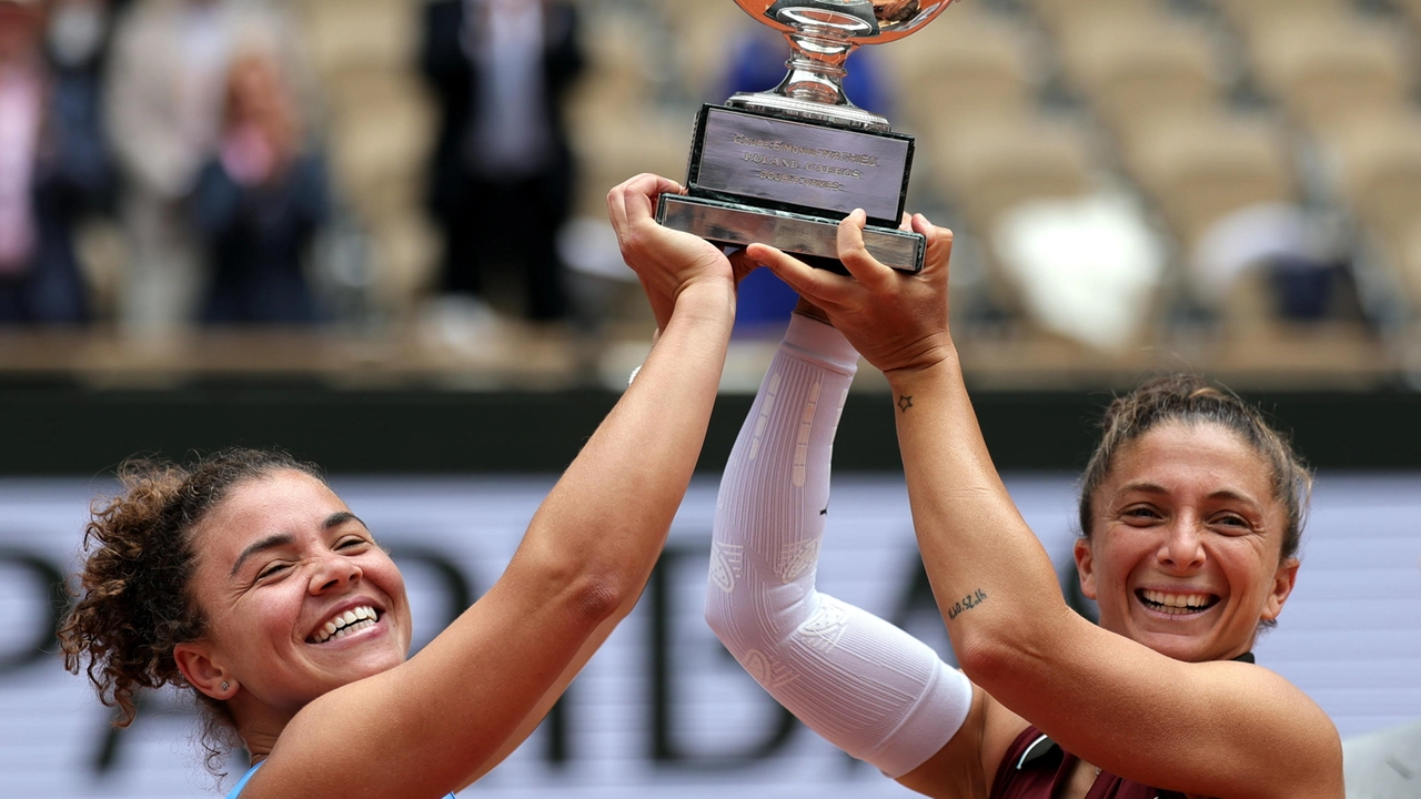 Sara Errani e Jasmine Paolini hanno vinto il Roland Garros (Epa via Ansa) Sara Errani e Jasmine Paolini hanno vinto il Roland Garros (Epa via Ansa)