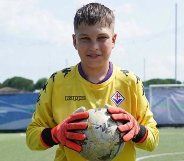 https://www.lanazione.it/image-service/view/acePublic/alias/contentid/NjZmZTkxMWMtNmU3Yi00/0/in-fuga-dalle-bombe-i-sogni-grazie-al-calcio.jpeg?f=1.91:1&w=1200