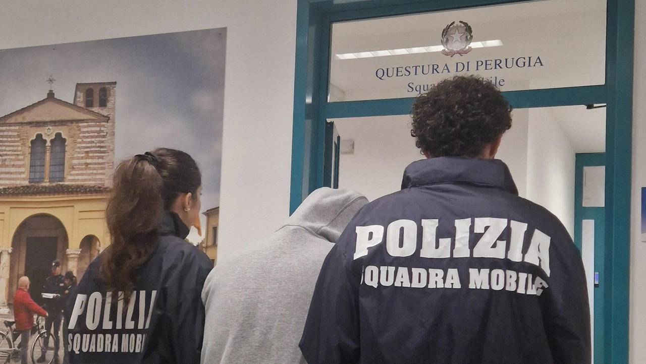 L'uomo è stato arrestato dalla Mobile