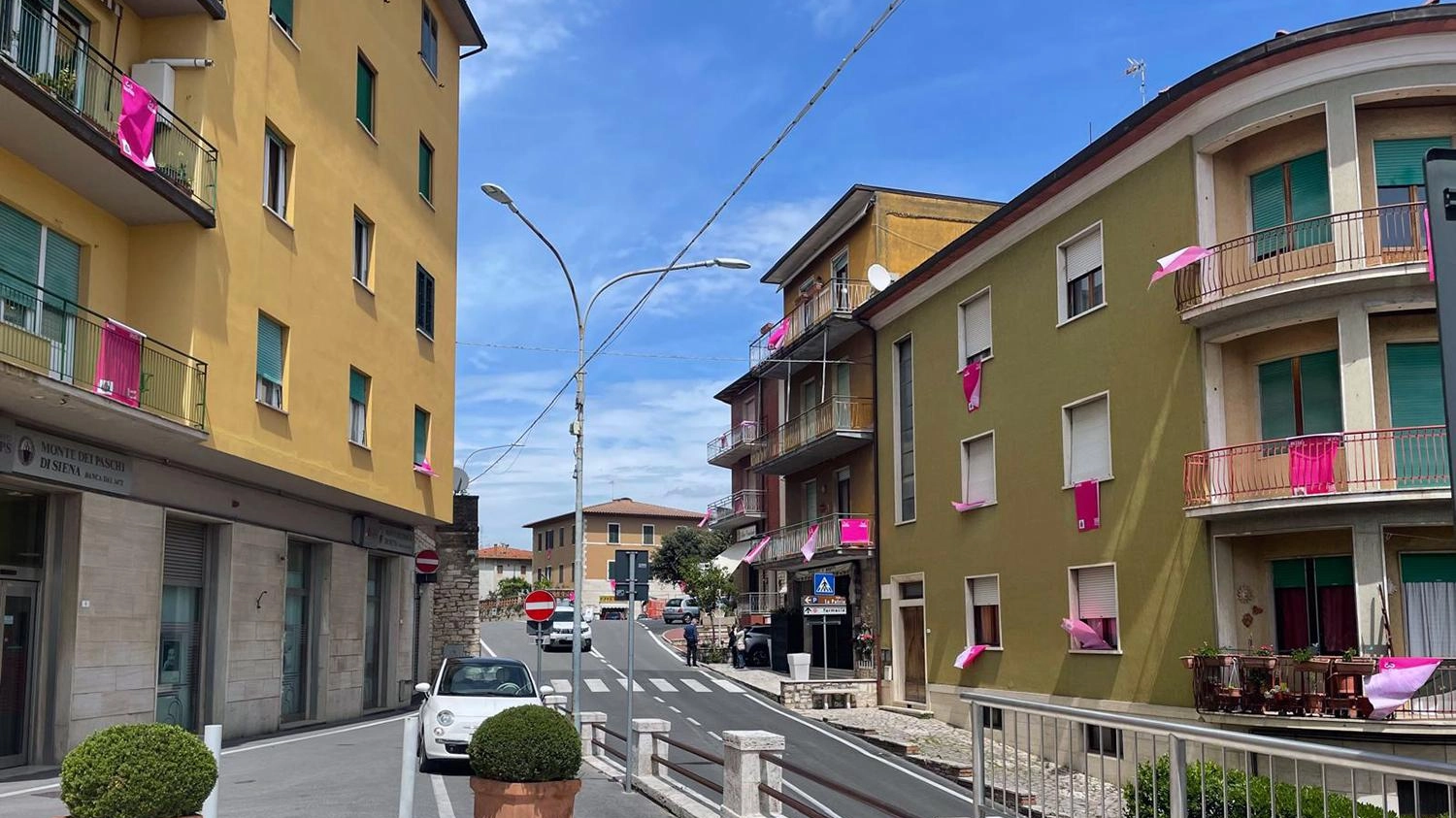La tappa senese del Giro d’Italia. Rapolano Terme, un paese in rosa