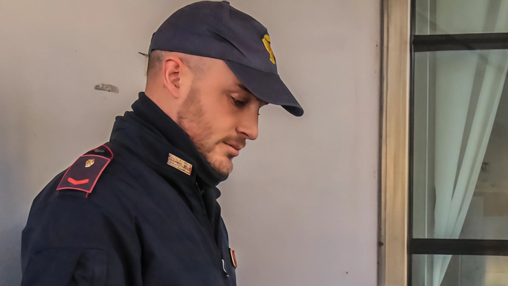 Ladri in azione in un ristorante, con un bottino da 3mila euro. Il colpo è stato messo a segno la... Ladri in azione in un ristorante, con un bottino da 3mila euro. Il colpo è stato messo a segno la...