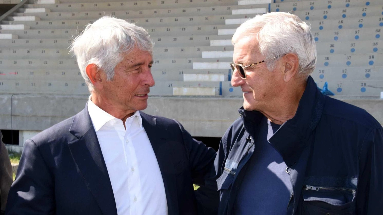Il ct campione del mondo del 2006, Marcello Lippi, ha recentemente incontrato il ministro dello sport Abodi allo stadio dei Pini di Viareggio Il ct campione del mondo del 2006, Marcello Lippi, ha recentemente incontrato il ministro dello sport Abodi allo stadio dei Pini di Viareggio