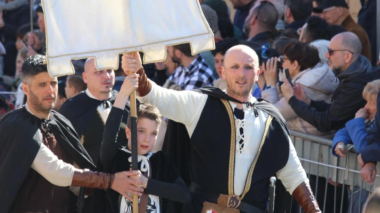 Tre giorni per festeggiare la fine dell’estate. Da giovedì la contrada del Cavallo di San Casciano organizza quello che... Tre giorni per festeggiare la fine dell’estate. Da giovedì la contrada del Cavallo di San Casciano organizza quello che...