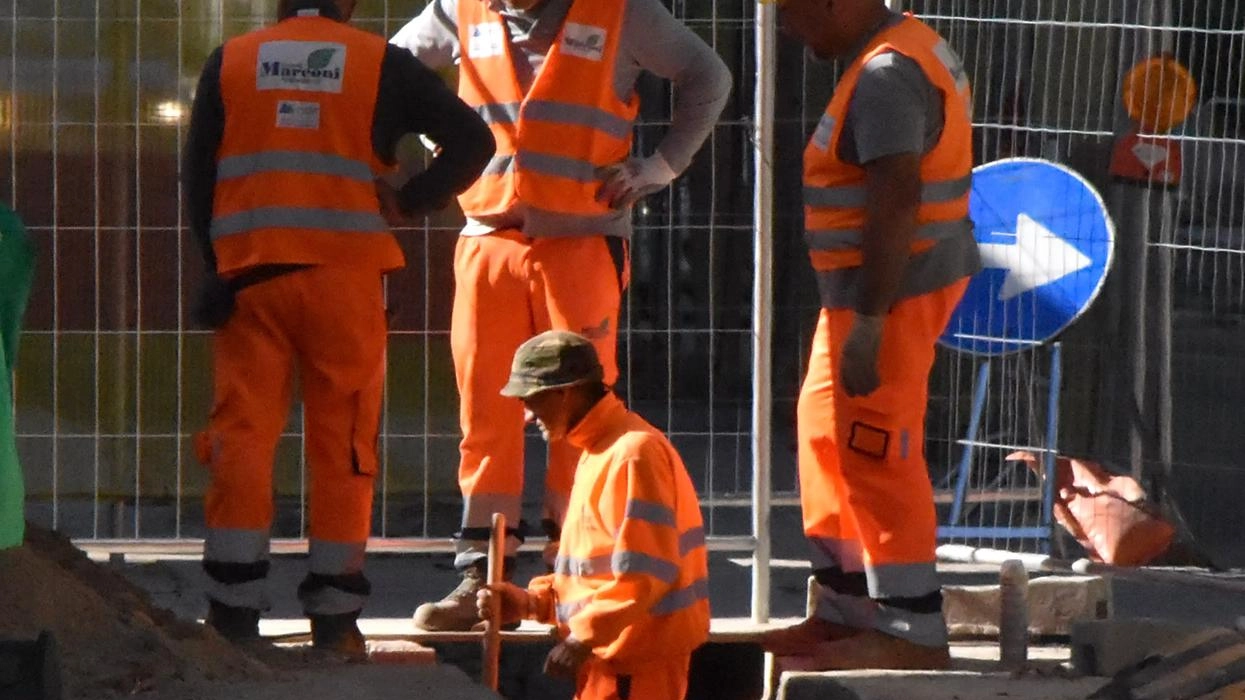 Domani a Grosseto intervento per allacciare secondo tratto di bonifica idrica in via Senese, parte dei cantieri Pnrr. Temporanea sospensione erogazione acqua in diverse vie. Domani a Grosseto intervento per allacciare secondo tratto di bonifica idrica in via Senese, parte dei cantieri Pnrr. Temporanea sospensione erogazione acqua in diverse vie.