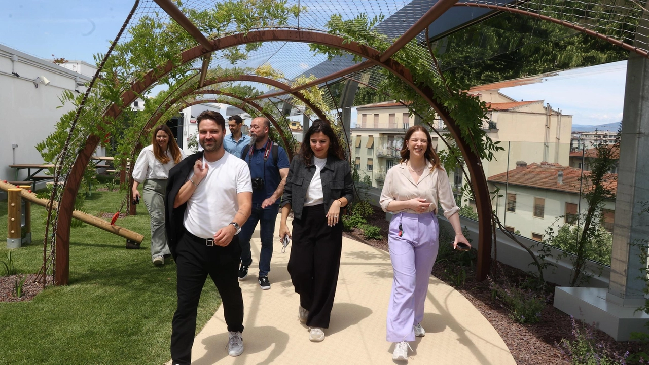 Il 1° giugno sarà inaugurato il rooftop di The Social Hub in viale Belfiore. Settemila metri quadrati a disposizione dei fiorentini: ecco come sarà. Il 1° giugno sarà inaugurato il rooftop di The Social Hub in viale Belfiore. Settemila metri quadrati a disposizione dei fiorentini: ecco come sarà.