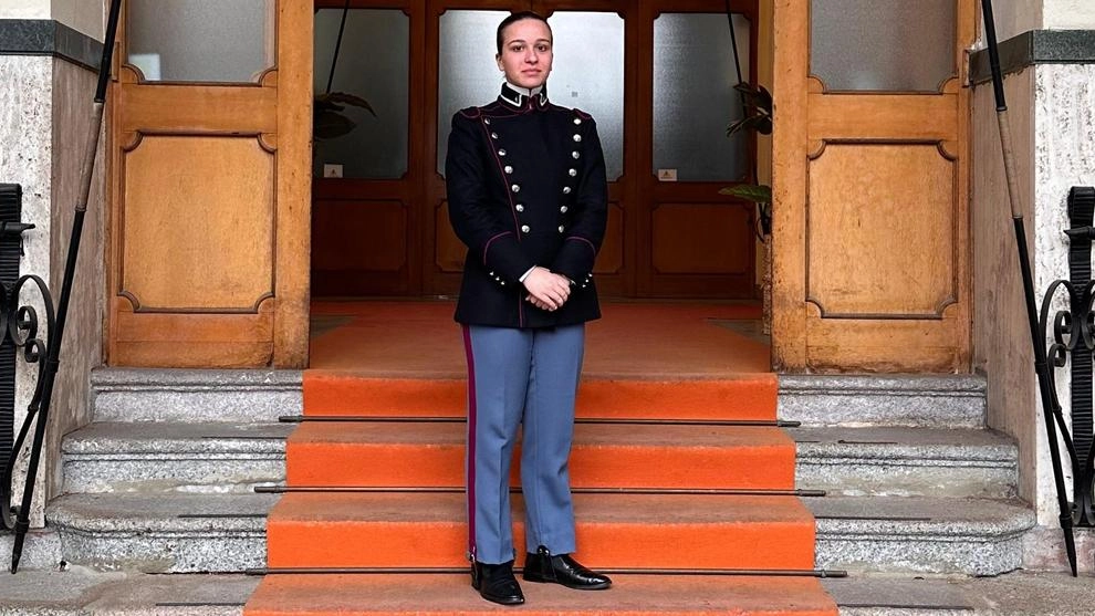 Chiara Pardo, 16 anni, nata a Pontedera e cresciuta a San Giuliano Terme, è un’allieva della. Scuola Militare Teulié dell’Esercito Chiara Pardo, 16 anni, nata a Pontedera e cresciuta a San Giuliano Terme, è un’allieva della. Scuola Militare Teulié dell’Esercito