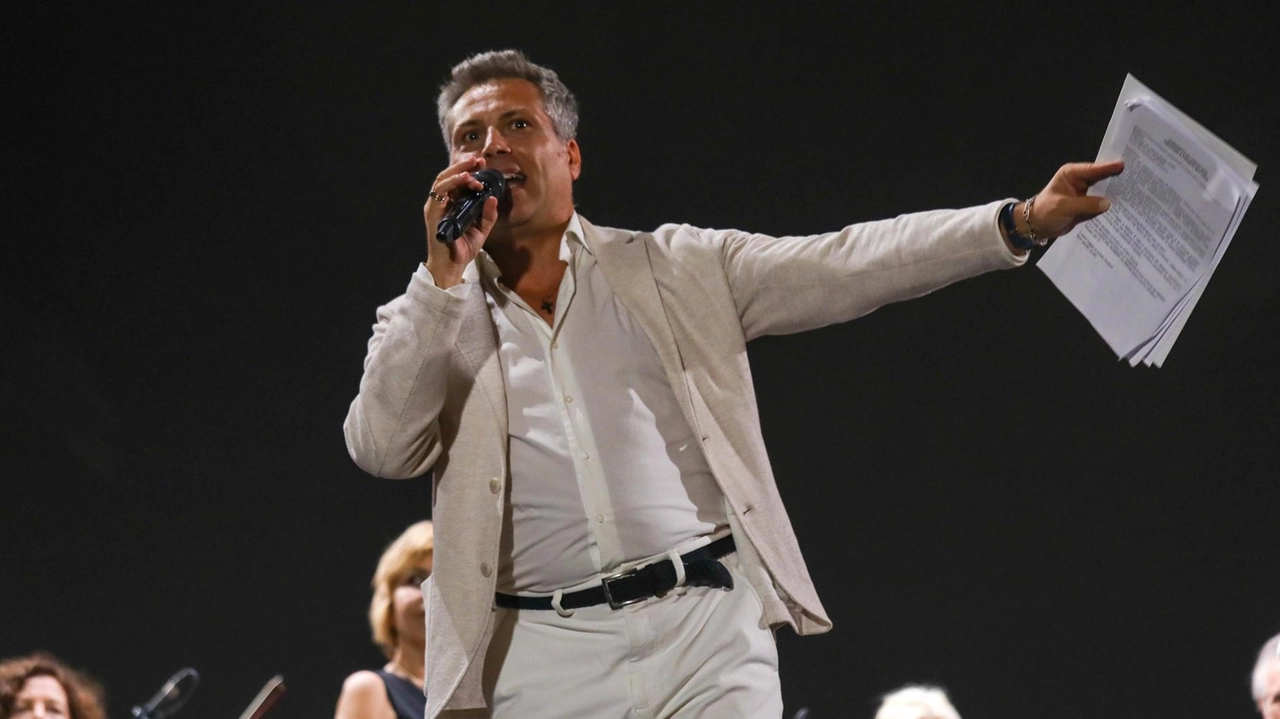 Una boccata di ossigeno per le attività del centro storico durante le serate di musica e spettacoli. Il programma ideato da Vincenzo Bocciarelli ha offerto delle grandi opportunità di intrattenimento. Una boccata di ossigeno per le attività del centro storico durante le serate di musica e spettacoli. Il programma ideato da Vincenzo Bocciarelli ha offerto delle grandi opportunità di intrattenimento.