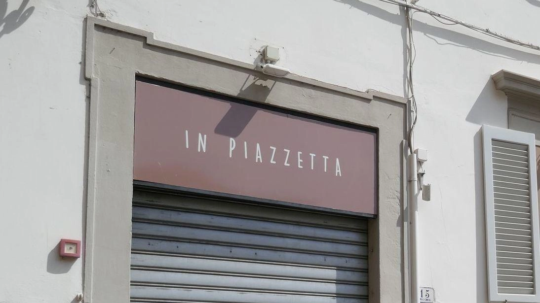 Il bar chiuso in centro