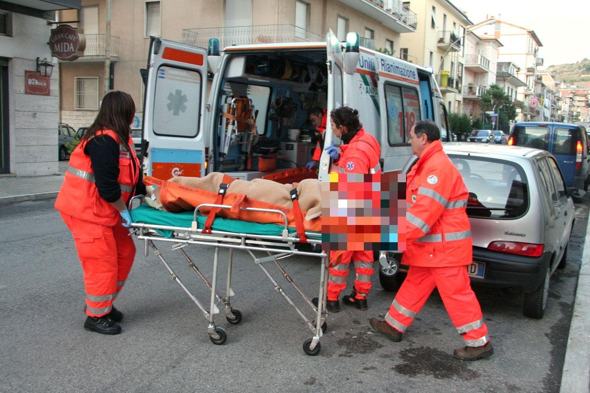 Accoltellati due ragazzi di 16 anni: aggrediti da una gang di giovanissimi Accoltellati due ragazzi di 16 anni: aggrediti da una gang di giovanissimi