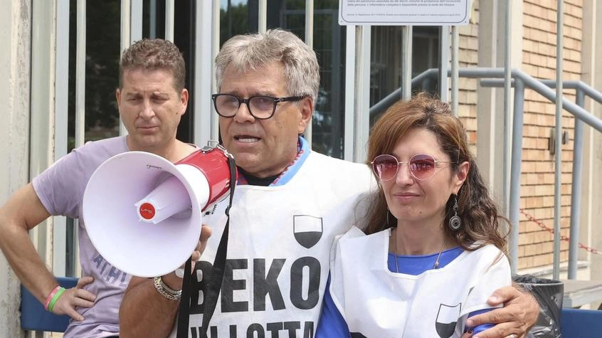 I sindacati: "Da Comune e Provincia silenzio dopo due mesi dalla firma dell’accordo al ministero" I sindacati: "Da Comune e Provincia silenzio dopo due mesi dalla firma dell’accordo al ministero"